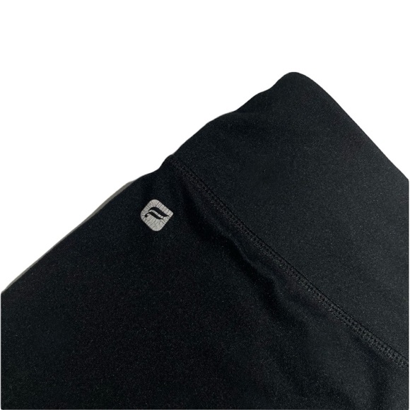 Fabletics Cropped Leggings Athletic Pants Crop Leg Style Black Size Medium - Picture 5 of 10